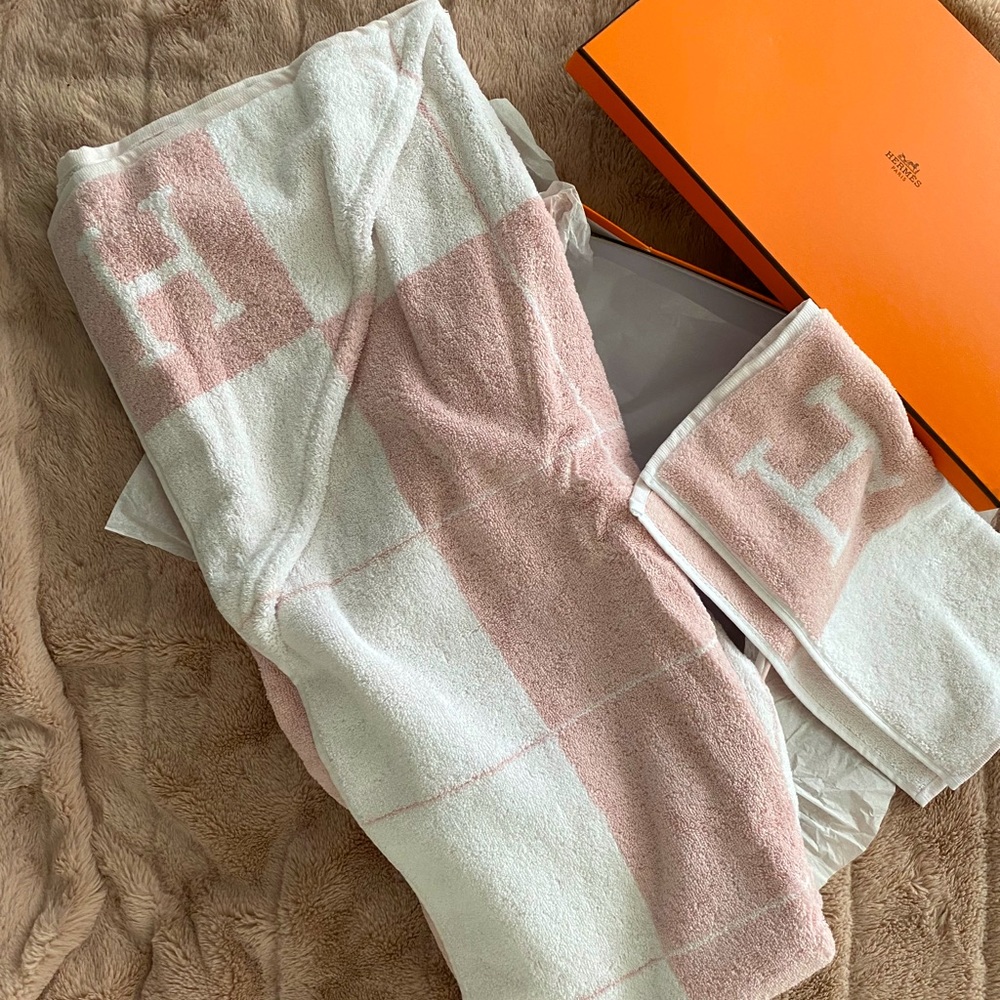 Hermes Baby - Hooded pink and white towel set NEW
